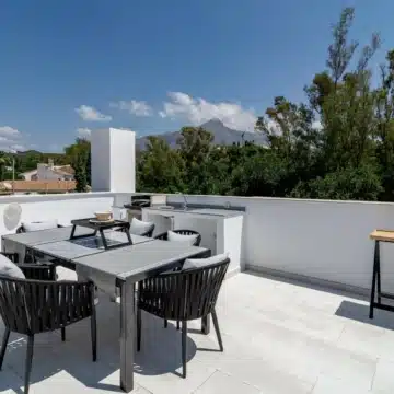 Modern living townhouse in the heart of Nueva Andalucia, Marbella Picture 43