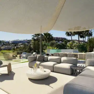 Luxury Villa situated on frontline golf in Nueva Andalucia, Marbrella Picture 0