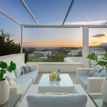 Southwest-facing modern villa breathtaking panoramic views in Nueva Andalucia Picture 0