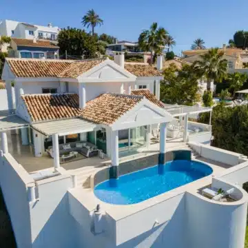 Southwest-facing modern villa breathtaking panoramic views in Nueva Andalucia Picture 38