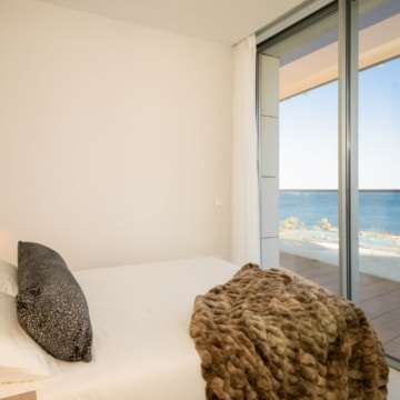 The Edge frontline beach penthouse in Estepona Picture 14