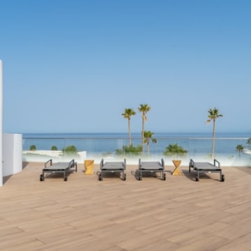 The Edge frontline beach penthouse in Estepona Picture 8