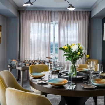 Elegant contemporary style penthouse in a prime location of La Heredia, Benahavis Picture 3