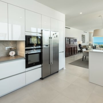 Beautiful duplex penthouse in the prestigious location of Sierra Blanca,Marbella Golden Mile Picture 3