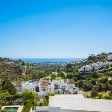 State of the art frontline golf villa with breathtaking views in Lomas de La Quinta, Benahavis Picture 25