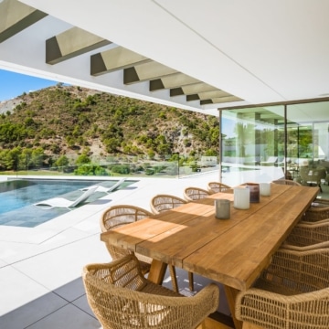 State of the art frontline golf villa with breathtaking views in Lomas de La Quinta, Benahavis Picture 29