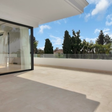 New built villa in the most prestigious location of Marbella Golden Mile, Marbella Picture 37