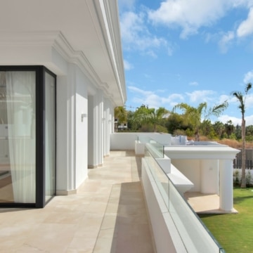 New built villa in the most prestigious location of Marbella Golden Mile, Marbella Picture 38