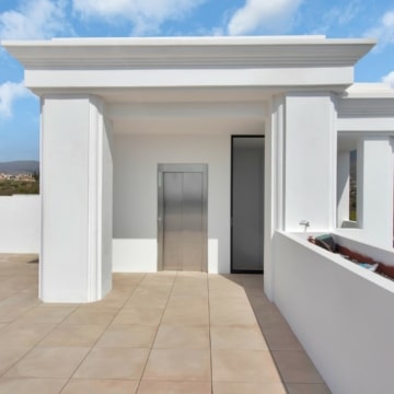 New built villa in the most prestigious location of Marbella Golden Mile, Marbella Picture 41