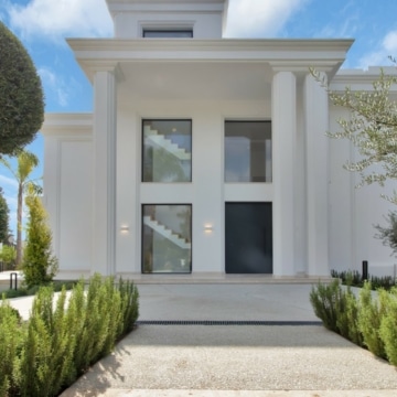 New built villa in the most prestigious location of Marbella Golden Mile, Marbella Picture 49