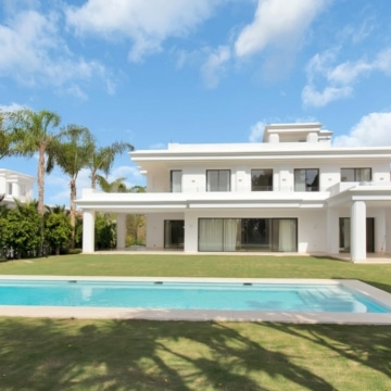 New built villa in the most prestigious location of Marbella Golden Mile, Marbella Picture 60