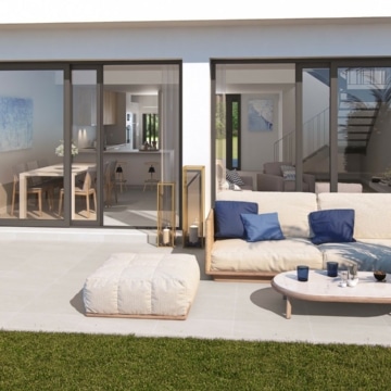 Adel San Roque new built signature frontline golf townhouses just minutes from the blissful beaches of Cadiz Picture 0