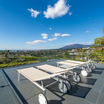 Contemporary style villa with panoramic sea views in Los Flamingos golf resort, Benahavis Picture 9