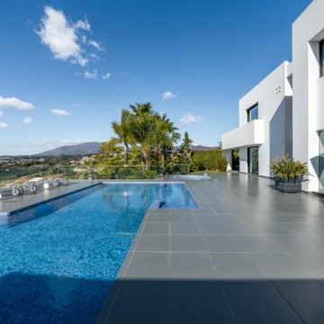 Contemporary style villa with panoramic sea views in Los Flamingos golf resort, Benahavis Picture 0