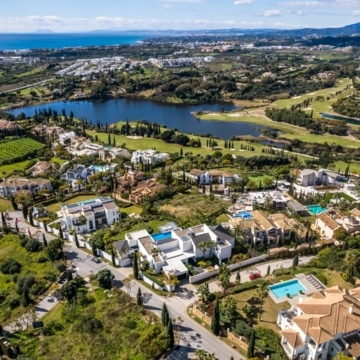 Contemporary style villa with panoramic sea views in Los Flamingos golf resort, Benahavis Picture 1