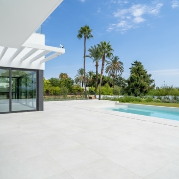 Beautiful contemporary style villa in El paraiso Alto, Benahavis Picture 0