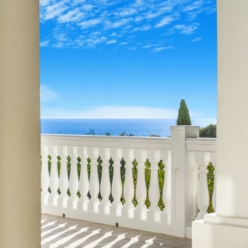 Contemporary refurbished villa with stunning panoramic views in Elviria, Marbella East Picture 32