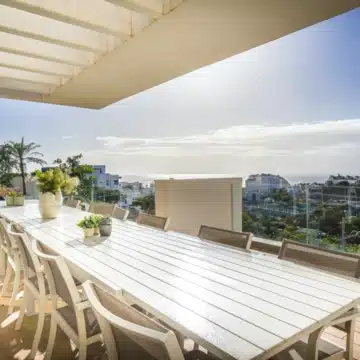 Brand new penthouse with mesmerizing views in the prestigious location of Las Mesas, Estepona Picture 5