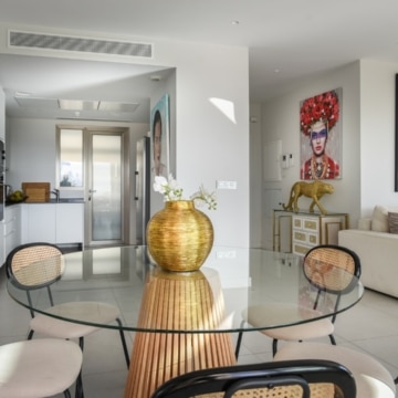 Brand new penthouse with mesmerizing views in the prestigious location of Las Mesas, Estepona Picture 2