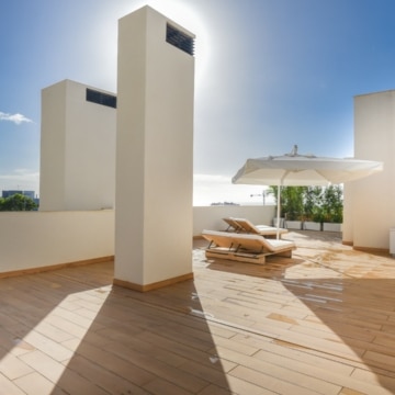 Brand new penthouse with mesmerizing views in the prestigious location of Las Mesas, Estepona Picture 12