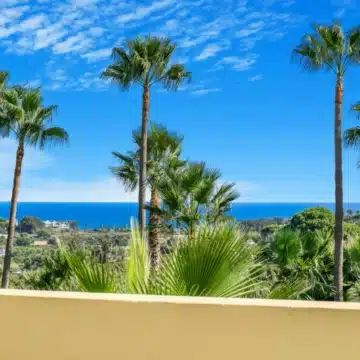 Enchanting villa with stunning sea views in a serene location of Estepona Picture 26