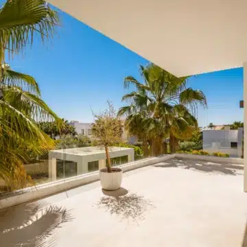 Contemporary Luxury villa in a prestigous gated community in Los Olivos, Nueva Andalucia Picture 24