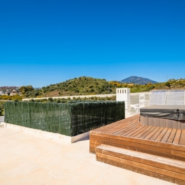 Contemporary Luxury villa in a prestigous gated community in Los Olivos, Nueva Andalucia Picture 16