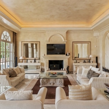 Classical style villa with beautiful mountain views in the heart of El Paraíso Medio, Estepona Picture 35