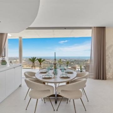 Luxury penthouse with stunning panoramic views of the mediterranean sea in Real de La Quinta, Benahavis Picture 1