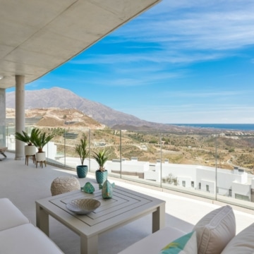 Luxury penthouse with stunning panoramic views of the mediterranean sea in Real de La Quinta, Benahavis Picture 0