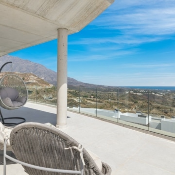 Luxury penthouse with stunning panoramic views of the mediterranean sea in Real de La Quinta, Benahavis Picture 42