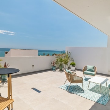 Fabulous front line beach duplex penthouse in a gated community of Guadalobon, Estepona Picture 19