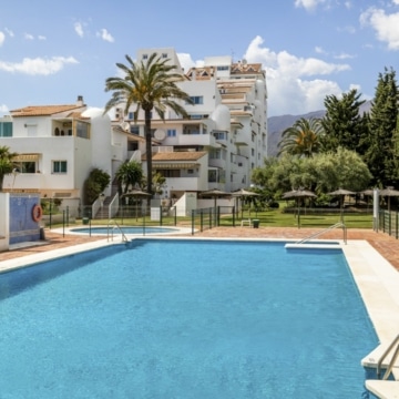 Fabulous front line beach duplex penthouse in a gated community of Guadalobon, Estepona Picture 3