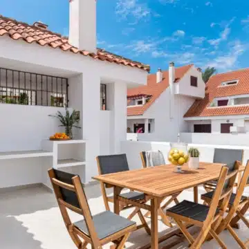 Luxury duplex penthouse in a gated and secure urbanization of La Maestranza, Nueva Andalucia Picture 15