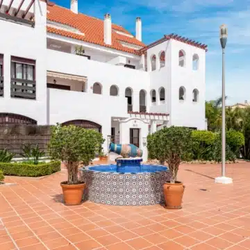 Luxury duplex penthouse in a gated and secure urbanization of La Maestranza, Nueva Andalucia Picture 28