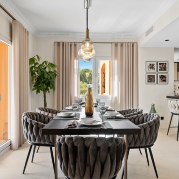 Elegant 3-bedroom duplex penthouse with panoramic sea views in Los Belvederes, Nueva Andalucia Picture 7