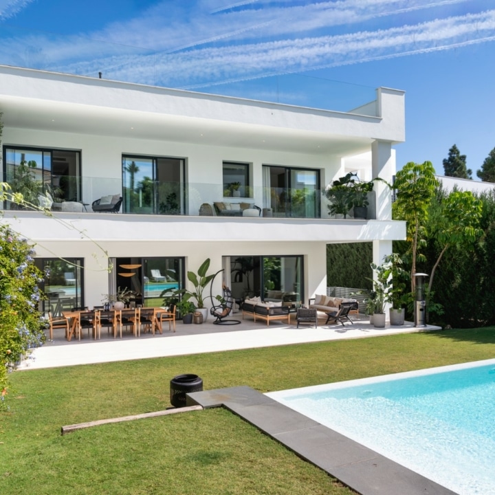 Elegant villa with luxurious rooftop in Puerto Banus, Marbella Picture