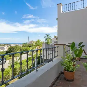 Spacious and cozy townhouse in a gated community of Paraiso Hills, Estepona Picture 5