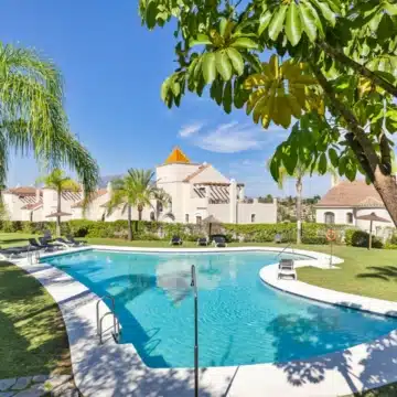 Spacious and cozy townhouse in a gated community of Paraiso Hills, Estepona Picture 0