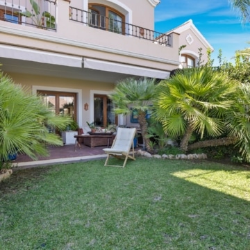 Spacious and cozy townhouse in a gated community of Paraiso Hills, Estepona Picture 1