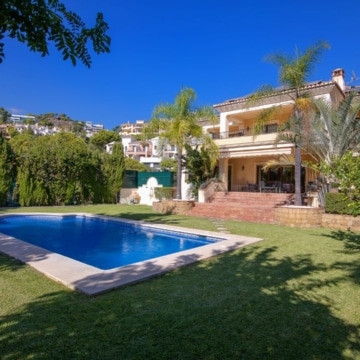 Magnificent villa with incredible views in Los Arqueros, Benahavis Picture 44