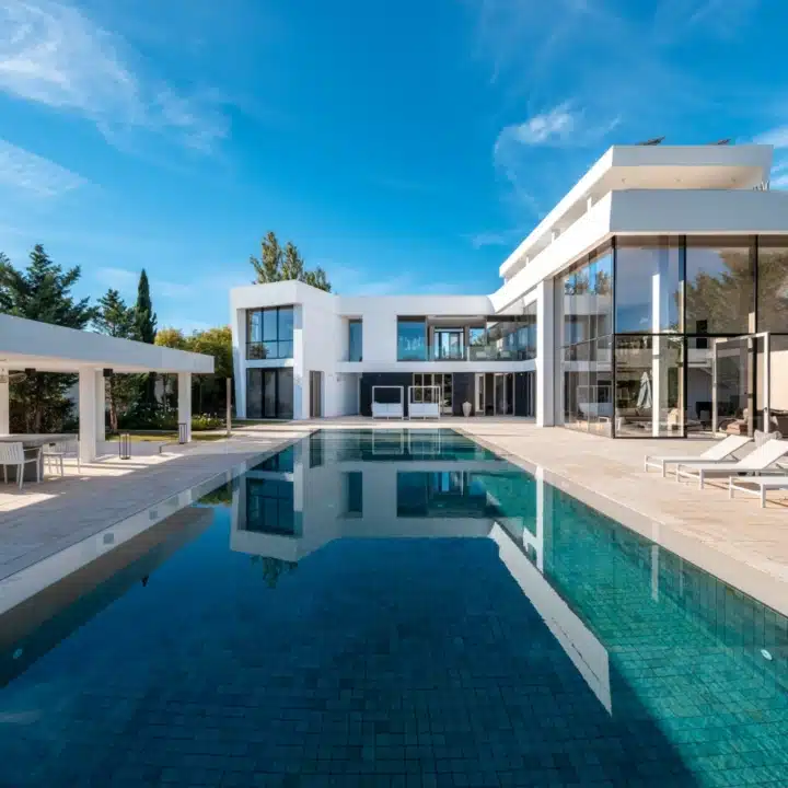 Luxury frontline golf villa with stunning panoramic views in Los Flamingos, Benahavis Picture