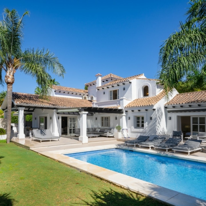 Luxury villa with modern architecture in the prestigious location of Los Naranjos Golf, Nueva Andalucia Picture