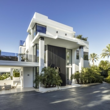 Stunning modern villa nestled in the heart of Nagueles, Marbella Golden Mile Picture 8