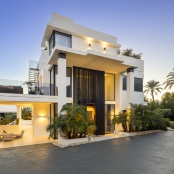 Stunning modern villa nestled in the heart of Nagueles, Marbella Golden Mile Picture 18