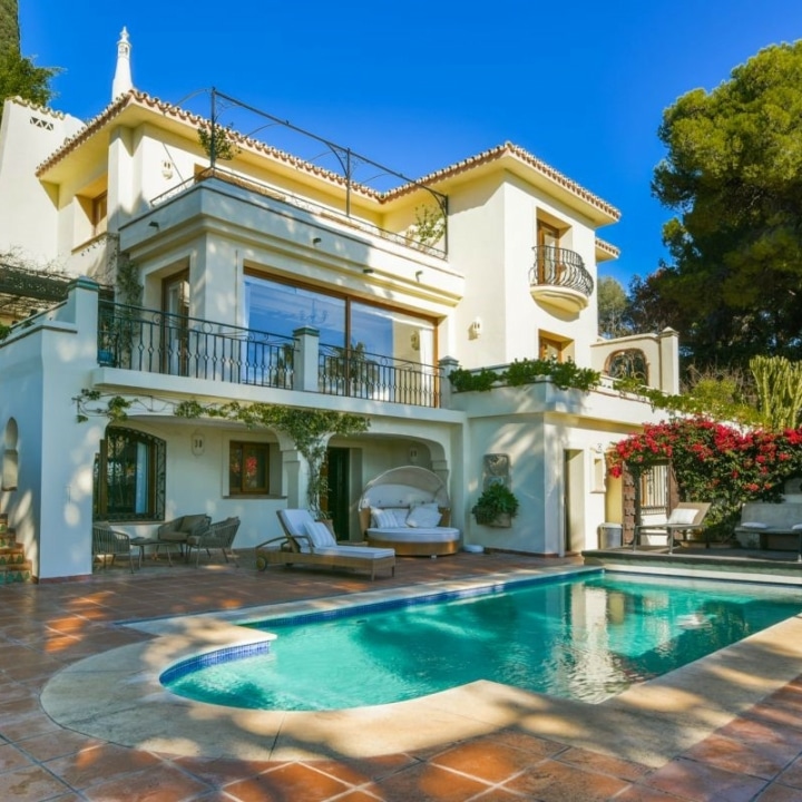 Magnificent 5-bedroom villa with spectacular sea views in Rio Real, Marbella Picture