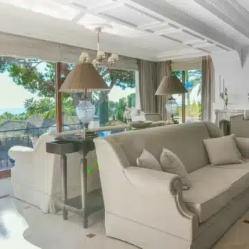 Magnificent 5-bedroom villa with spectacular sea views in Rio Real, Marbella Picture 0