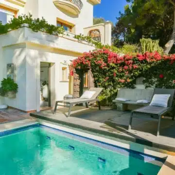 Magnificent 5-bedroom villa with spectacular sea views in Rio Real, Marbella Picture 43