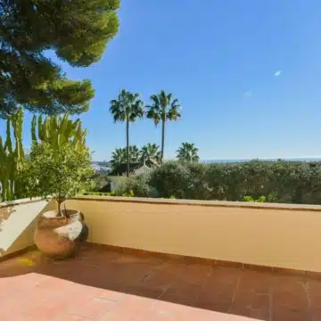 Magnificent 5-bedroom villa with spectacular sea views in Rio Real, Marbella Picture 48