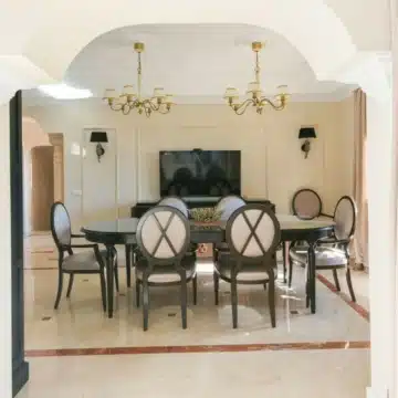 Magnificent 5-bedroom villa with spectacular sea views in Rio Real, Marbella Picture 3